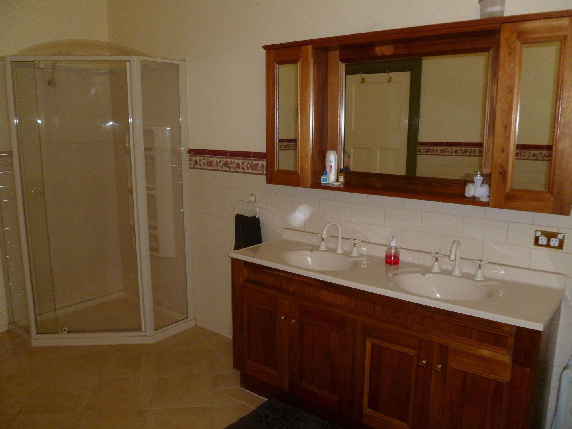 Donalea Bed and Breakfast & Riverview Apartment