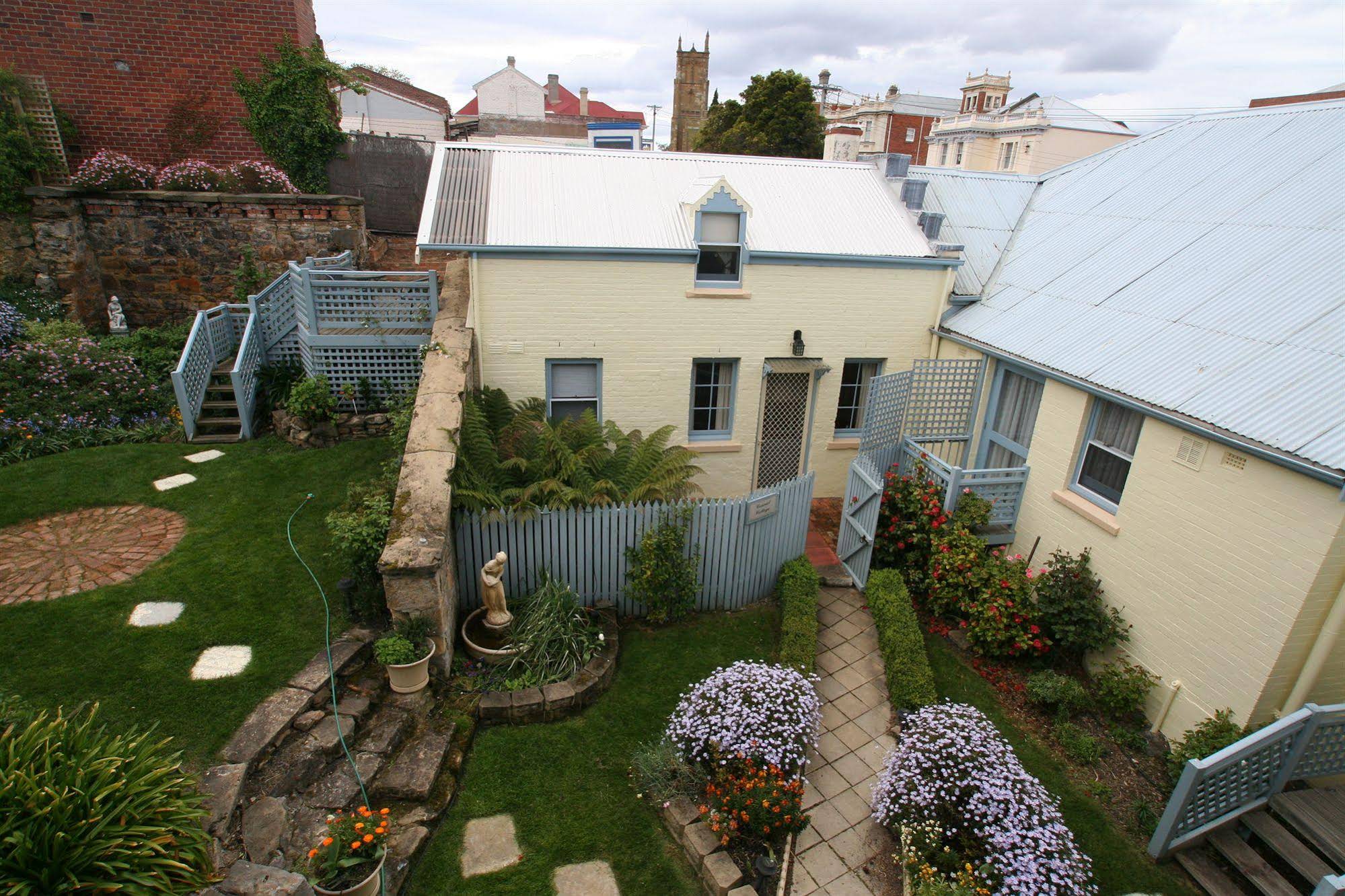 Lodge on Elizabeth