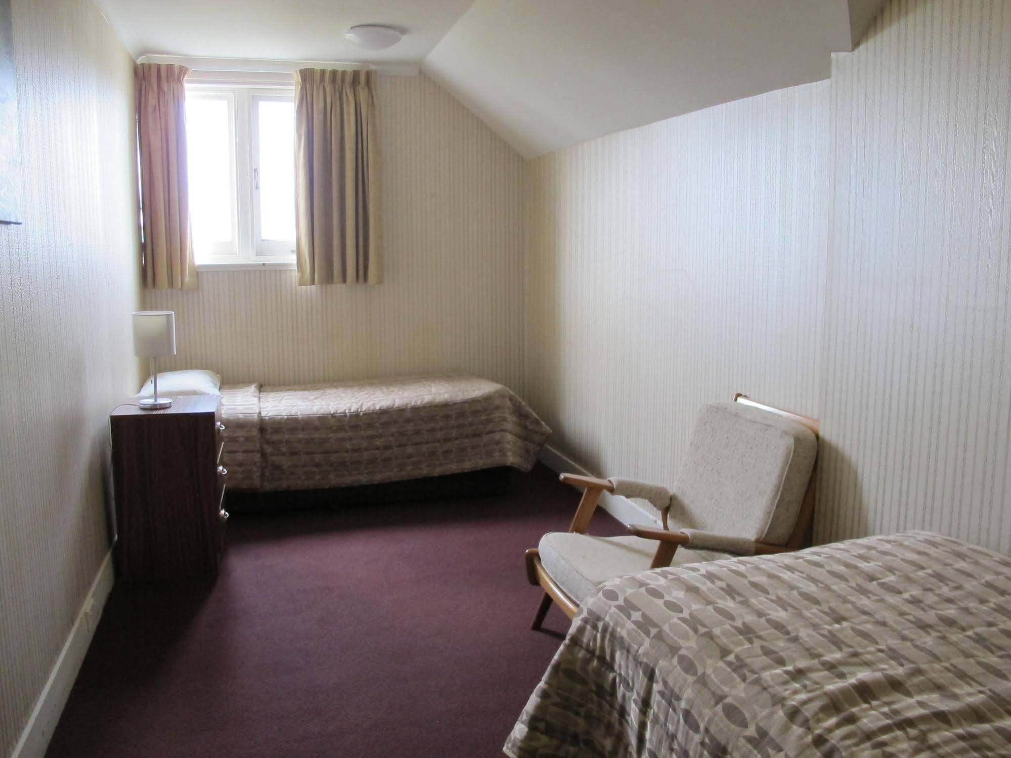 Riverfront Motel & Villas