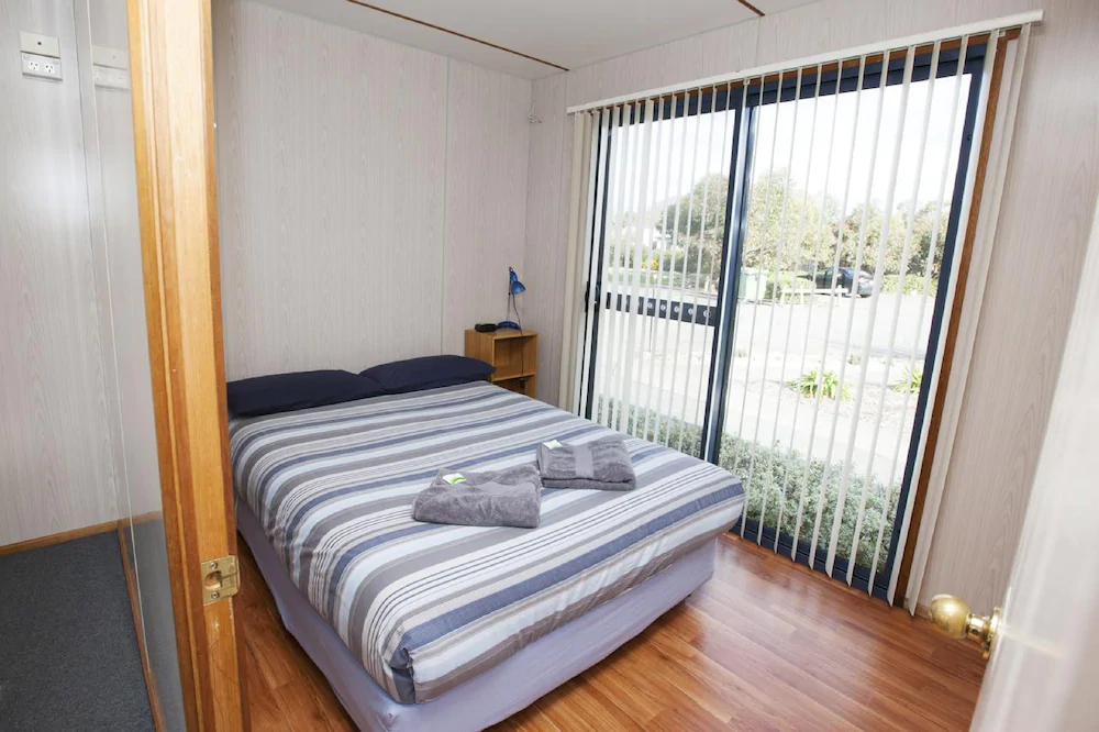 Seven Mile Beach Cabin and Caravan Park
