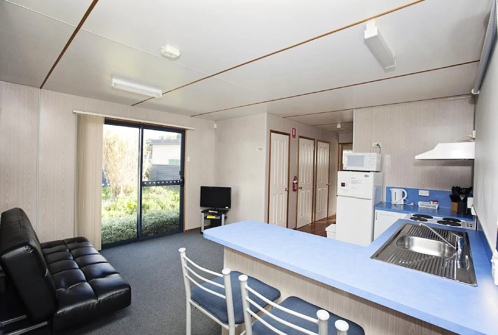 Seven Mile Beach Cabin and Caravan Park