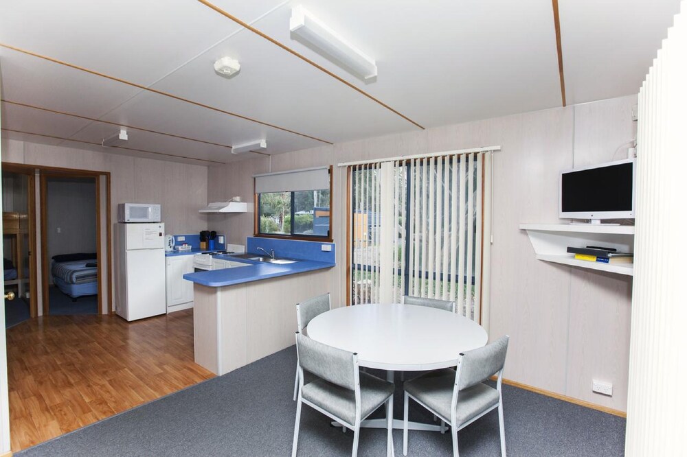 Seven Mile Beach Cabin and Caravan Park
