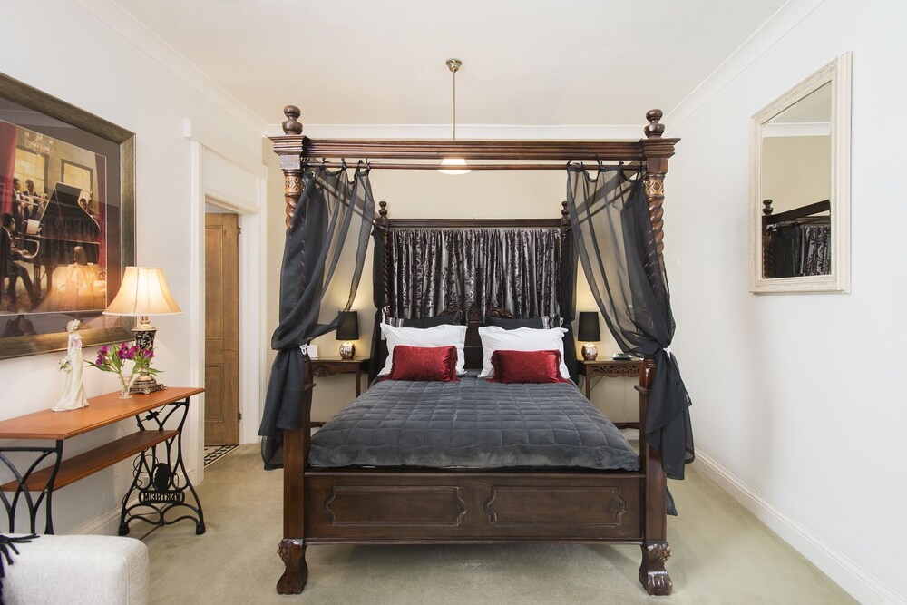 Kurrajong House Bed and Breakfast