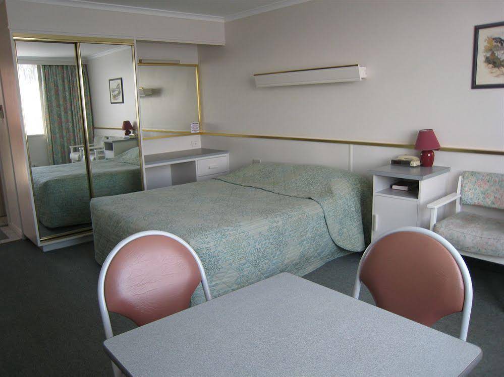 Parklane Motel