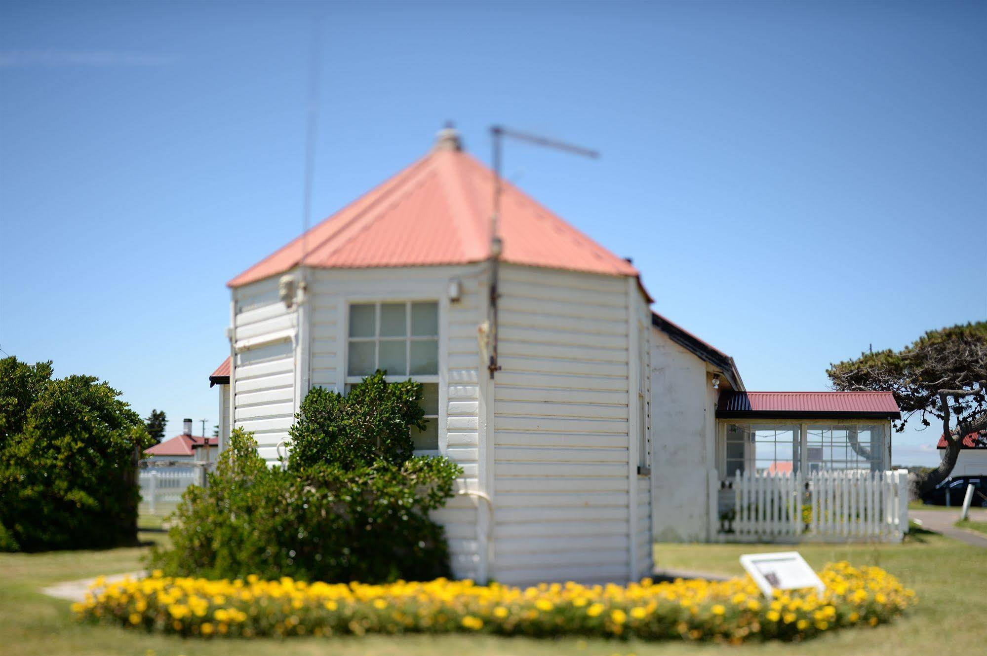 Low Head Pilot Station