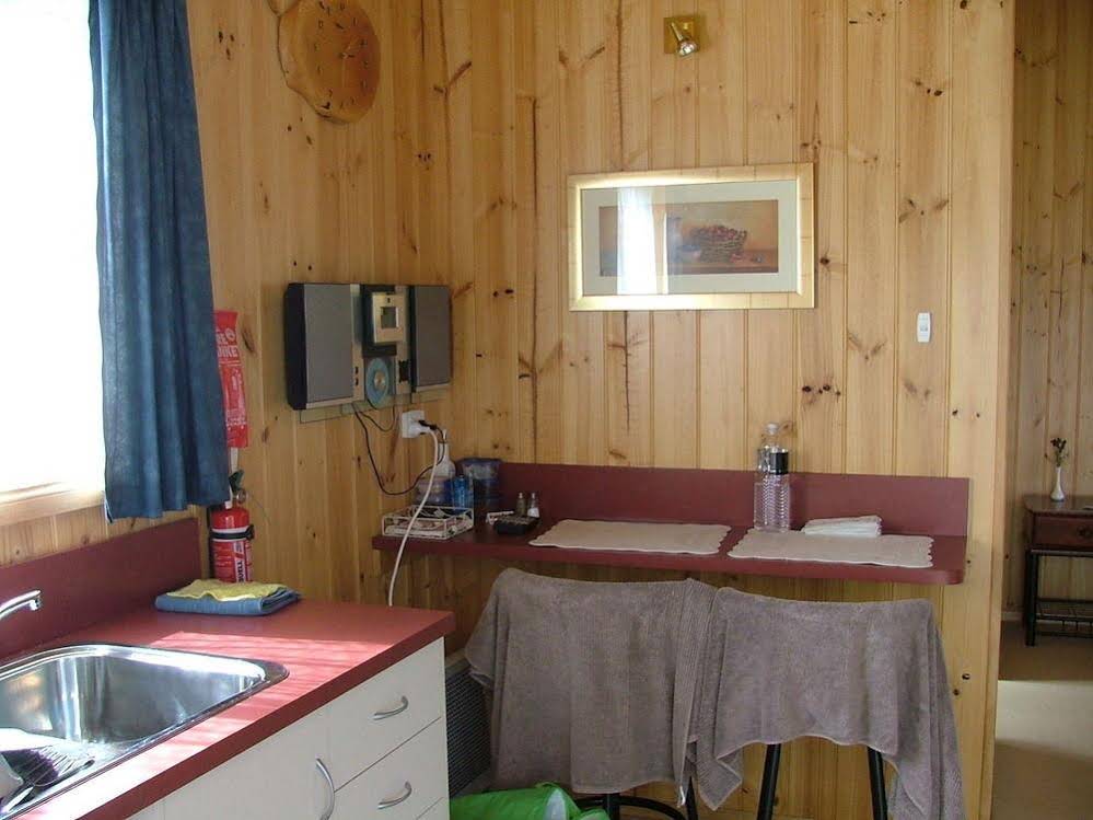 Maydena Country Cabins Accommodation & Alpaca Stud