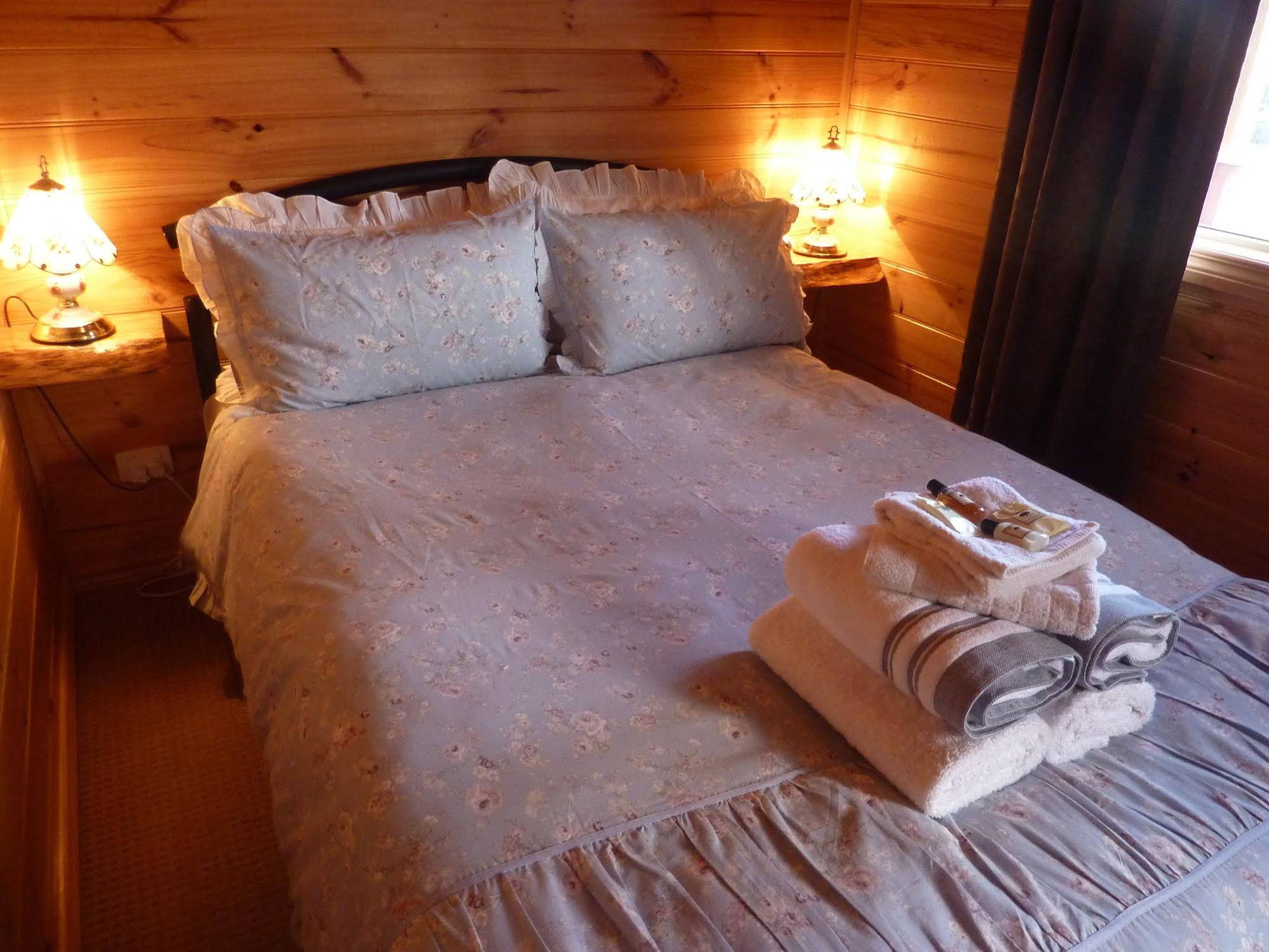 Maydena Country Cabins Accommodation & Alpaca Stud
