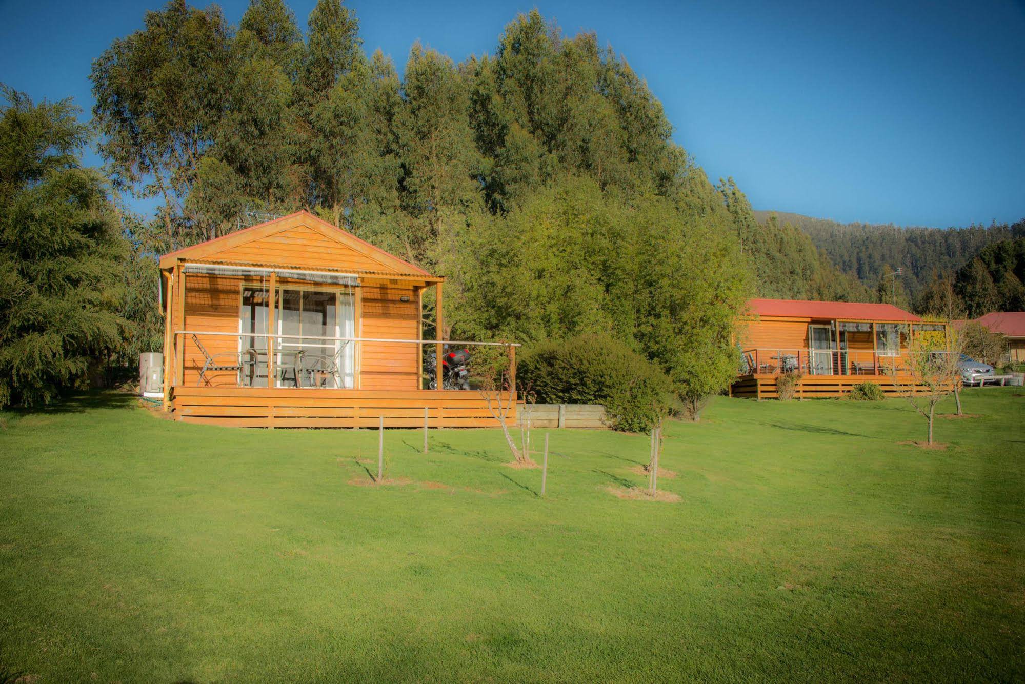 Maydena Country Cabins Accommodation & Alpaca Stud