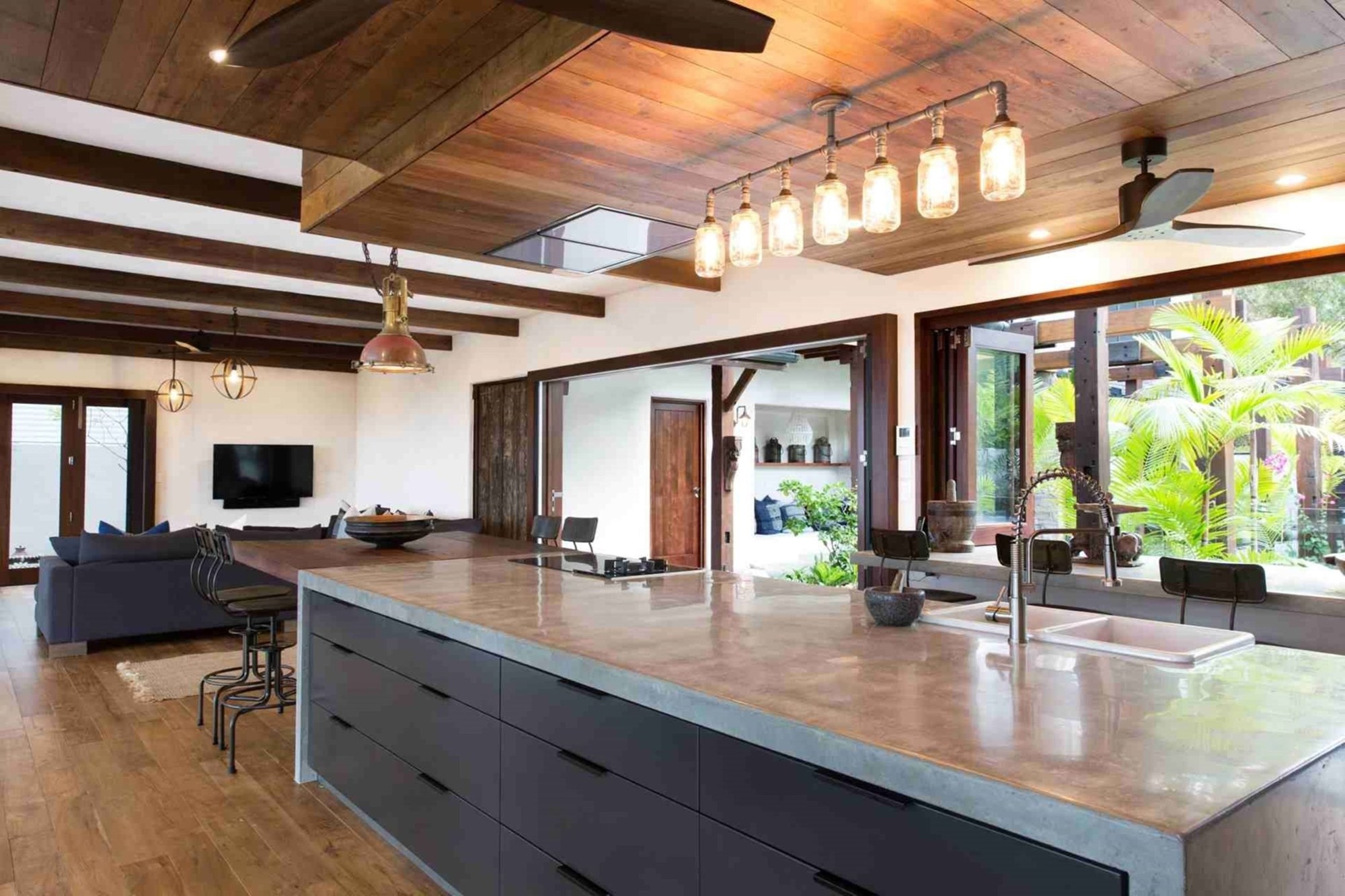 Spice At Oak Absolute Oceanfront House