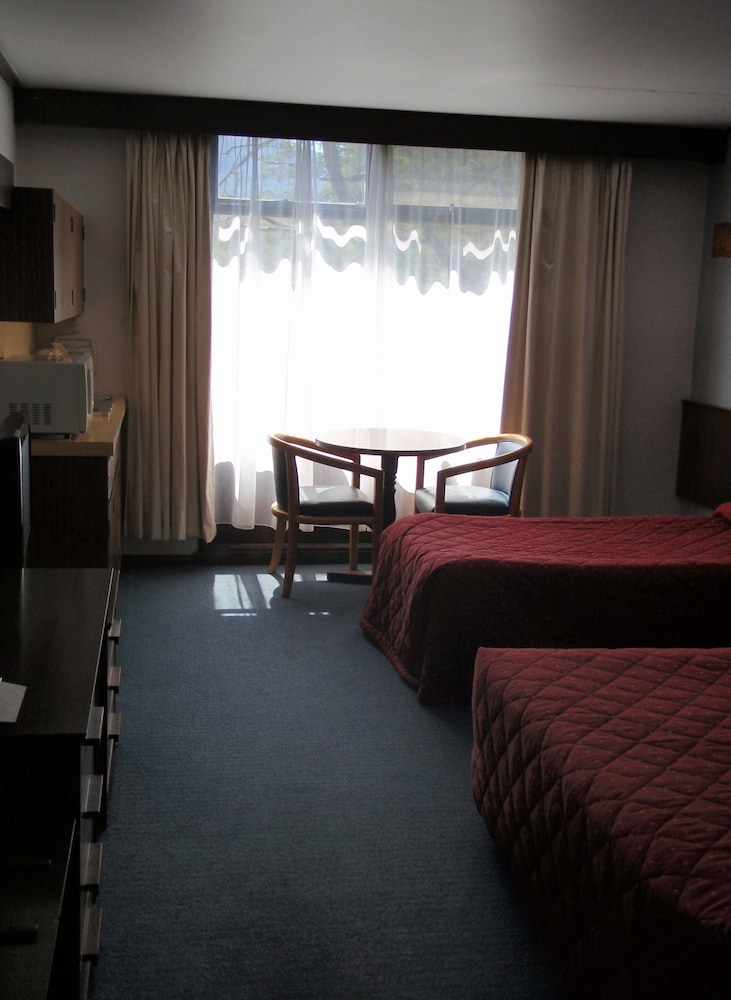 West Coaster Motel