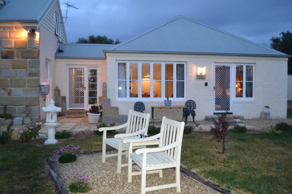 Mulberry Cottage Bed & Breakfast