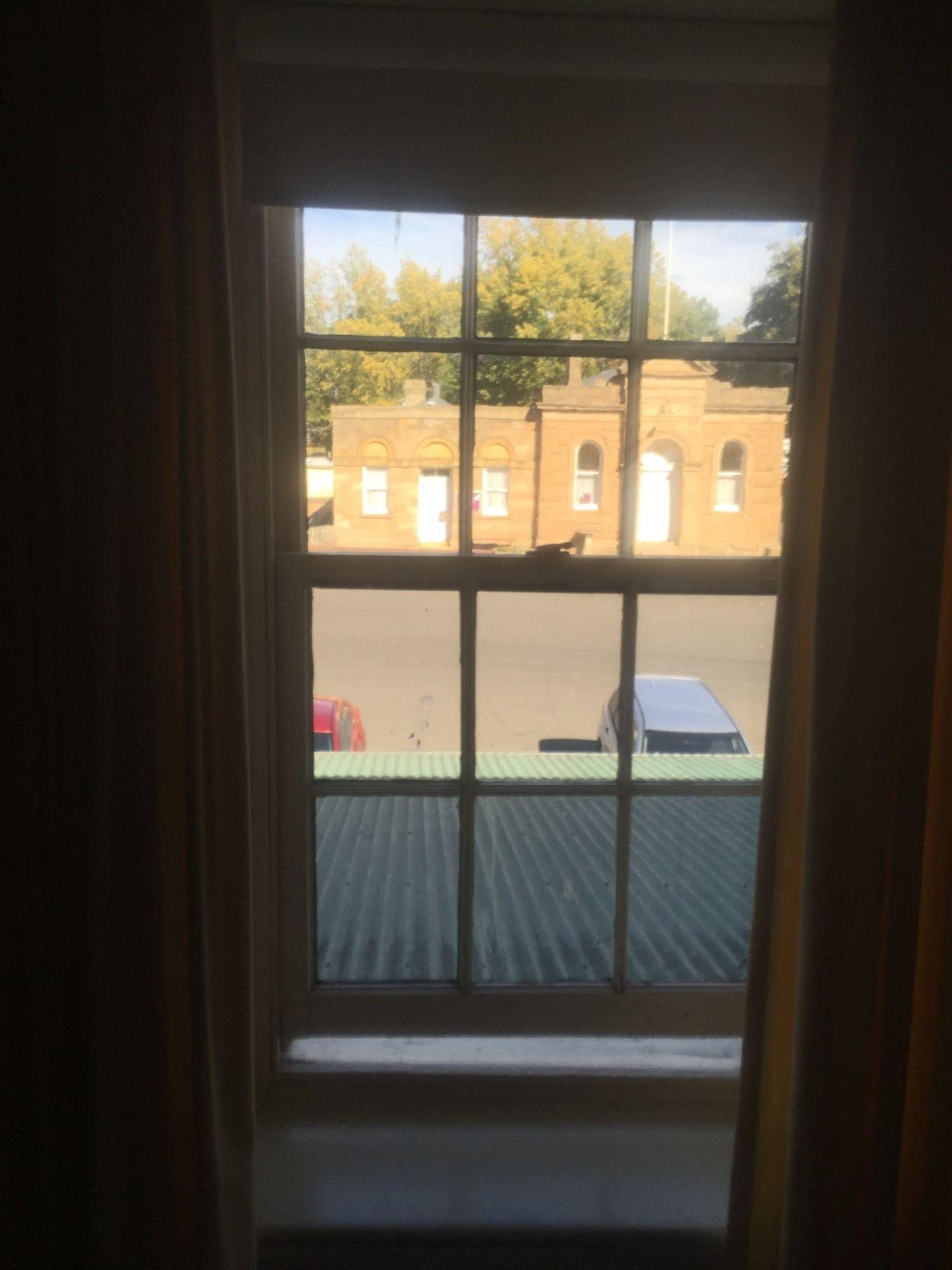 Ross Hotel