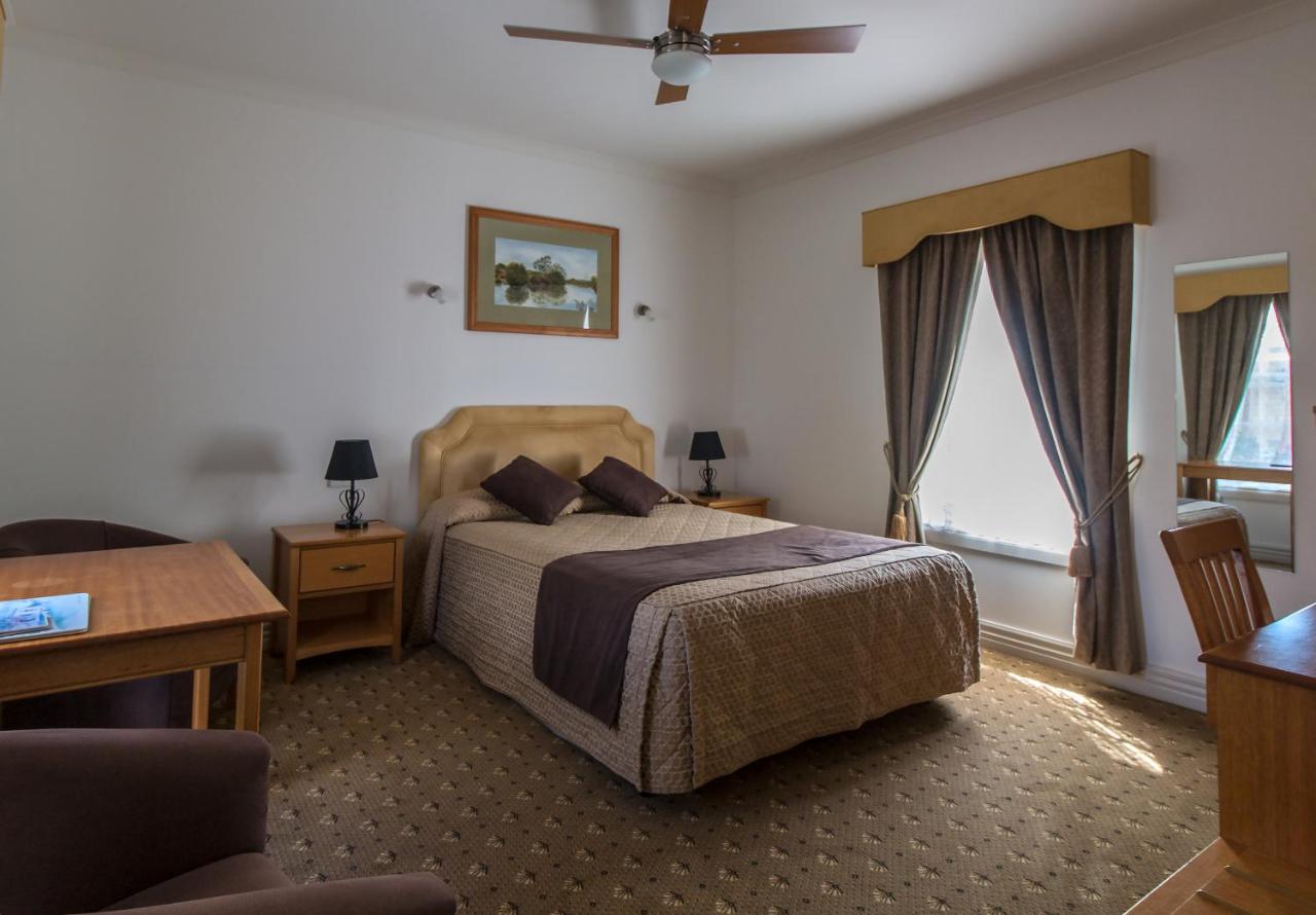 Ross Motel