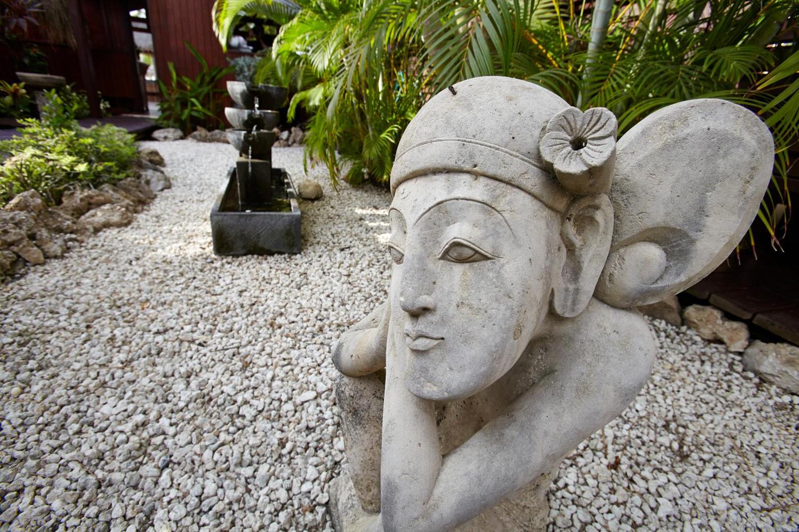 Manchebo Beach Resort & Spa