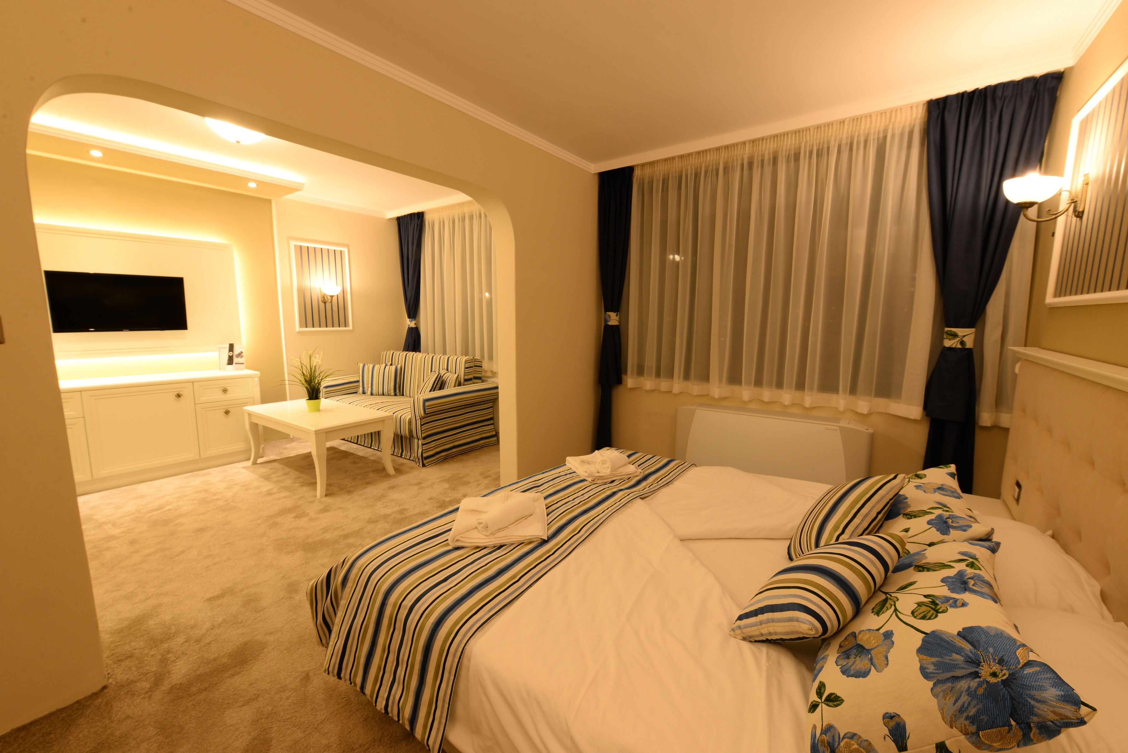 Park Hotel RAYA Garden