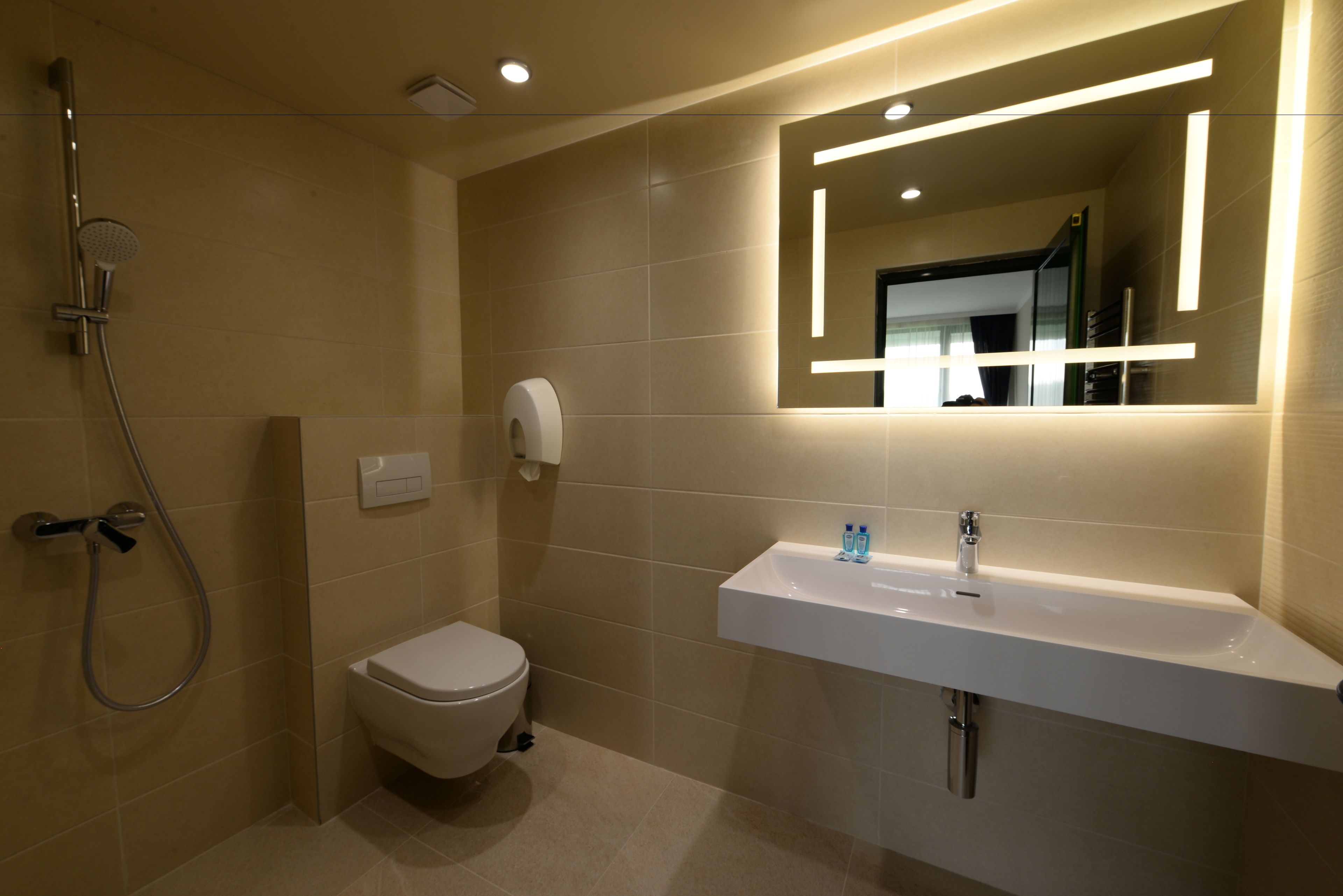 Park Hotel RAYA Garden