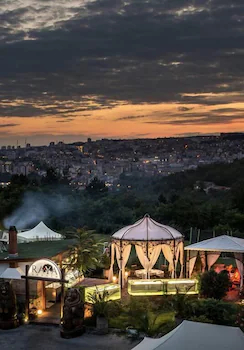 Park Hotel RAYA Garden