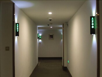 GreenTree Inn Shanghai Minhang District Beiqiao Subway Station Express Hotel