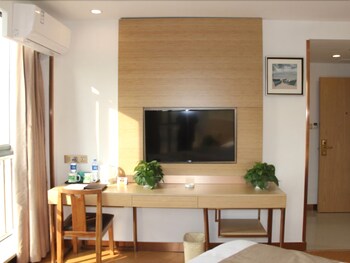 GreenTree Inn Shanghai Minhang District Beiqiao Subway Station Express Hotel