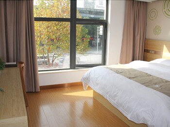 GreenTree Inn Shanghai Minhang District Beiqiao Subway Station Express Hotel