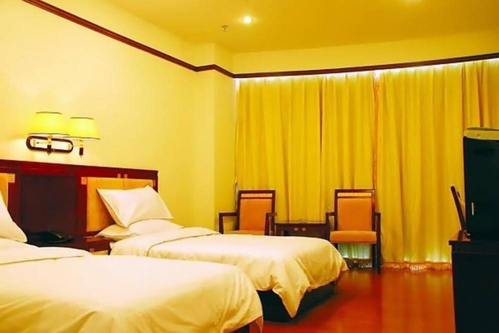 Fenglaiyi Business Hotel