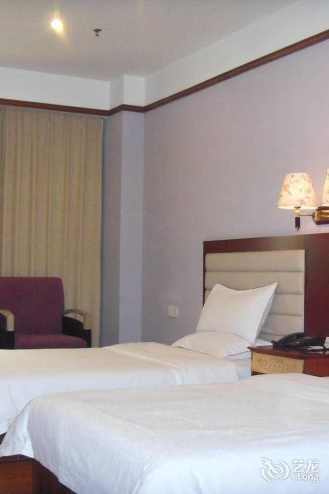Fenglaiyi Business Hotel