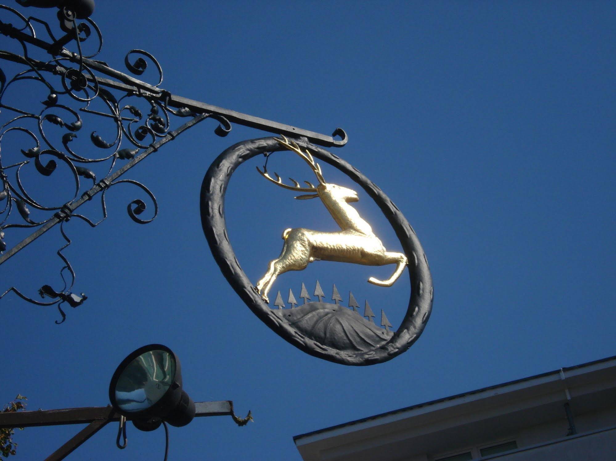 Goldener Hirsch