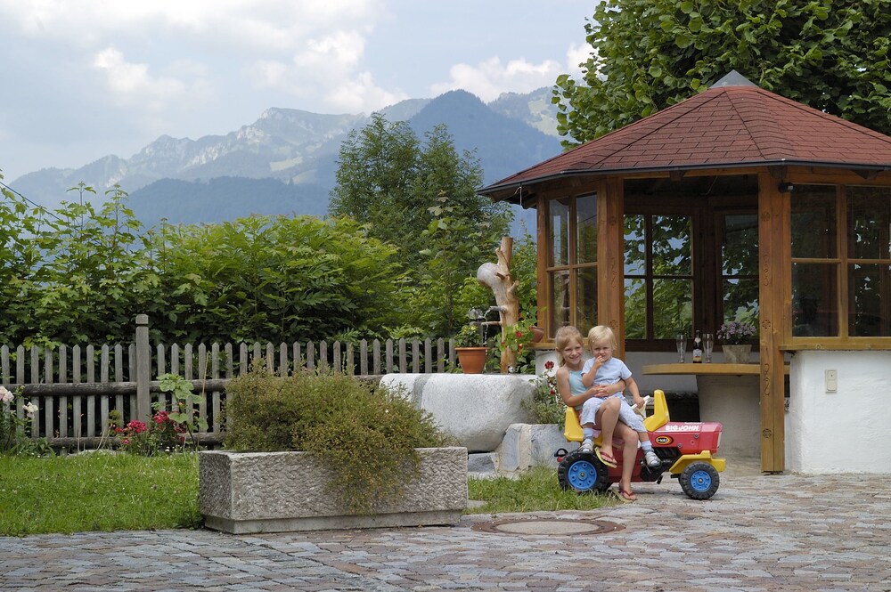 Holzerhof Ferienwohnungen & Wellness