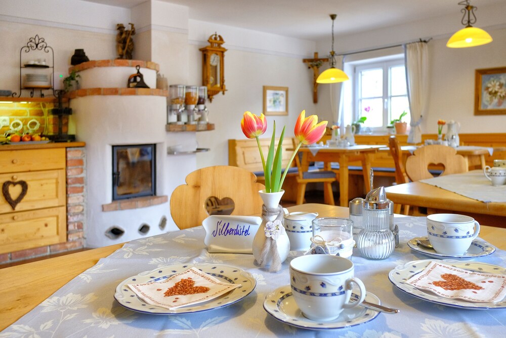 Holzerhof Ferienwohnungen & Wellness