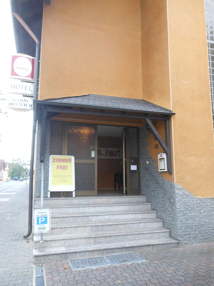 Hotel Henry