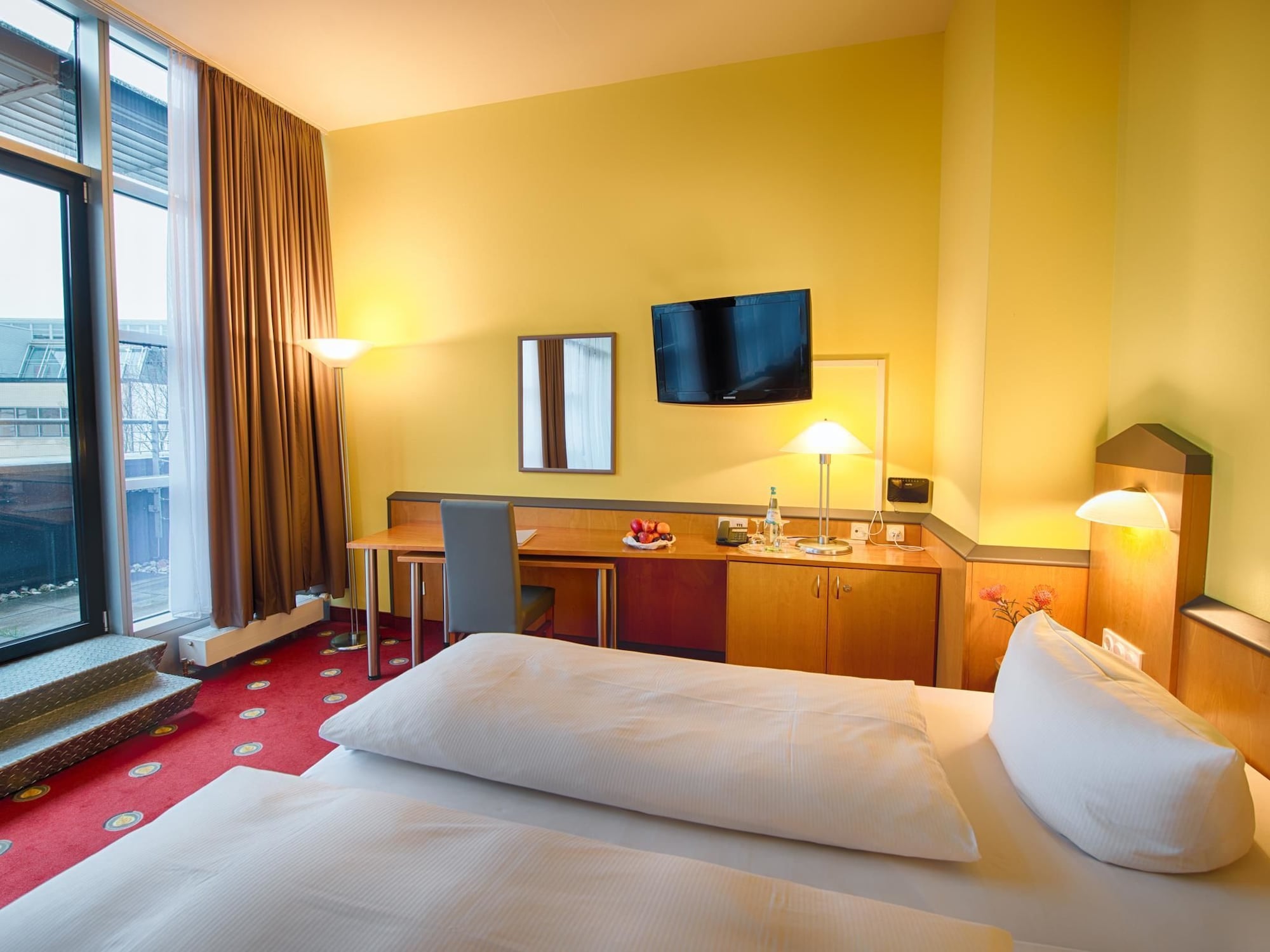 Plaza Hotel & Living Frankfurt