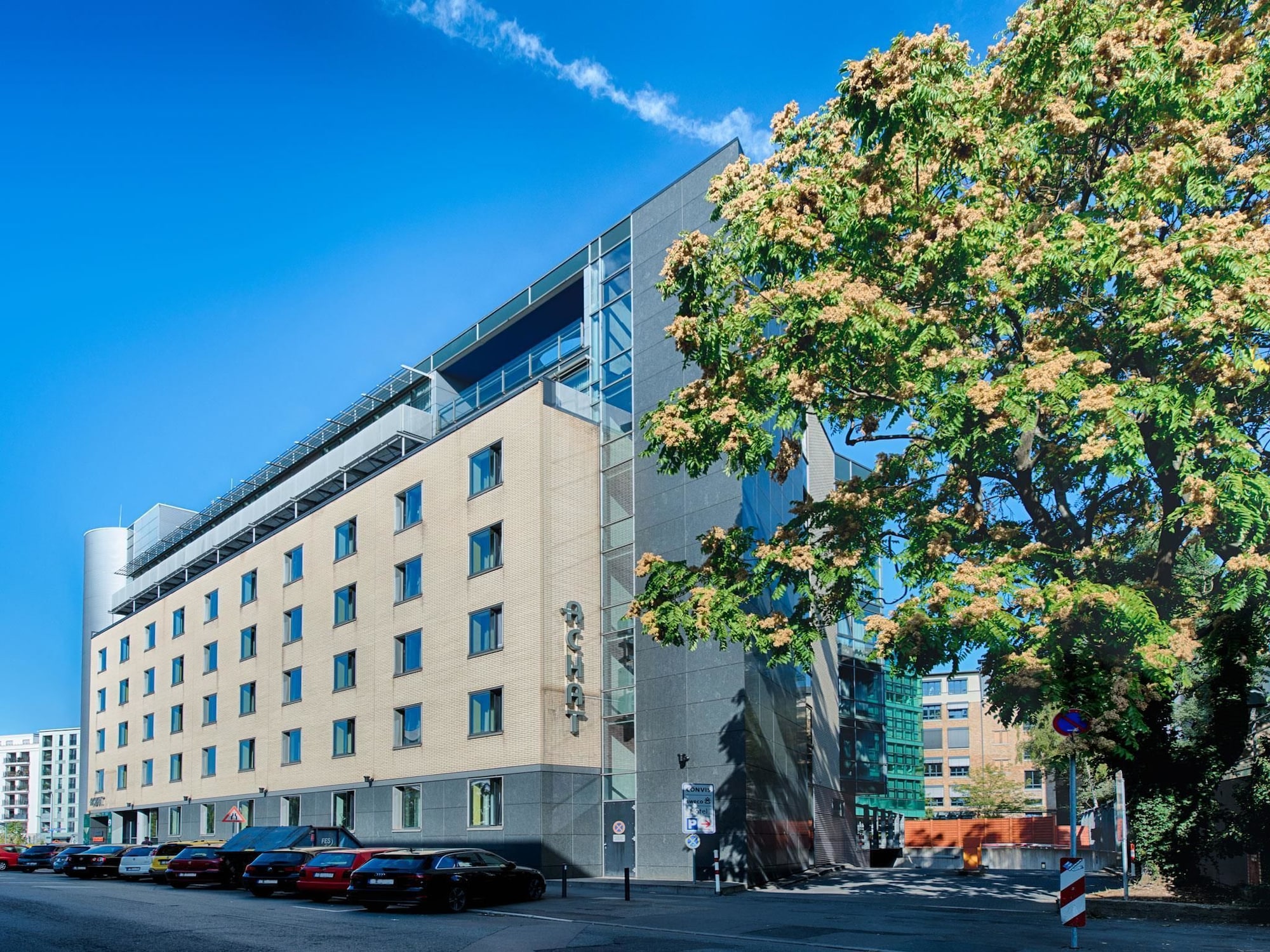 Plaza Hotel & Living Frankfurt