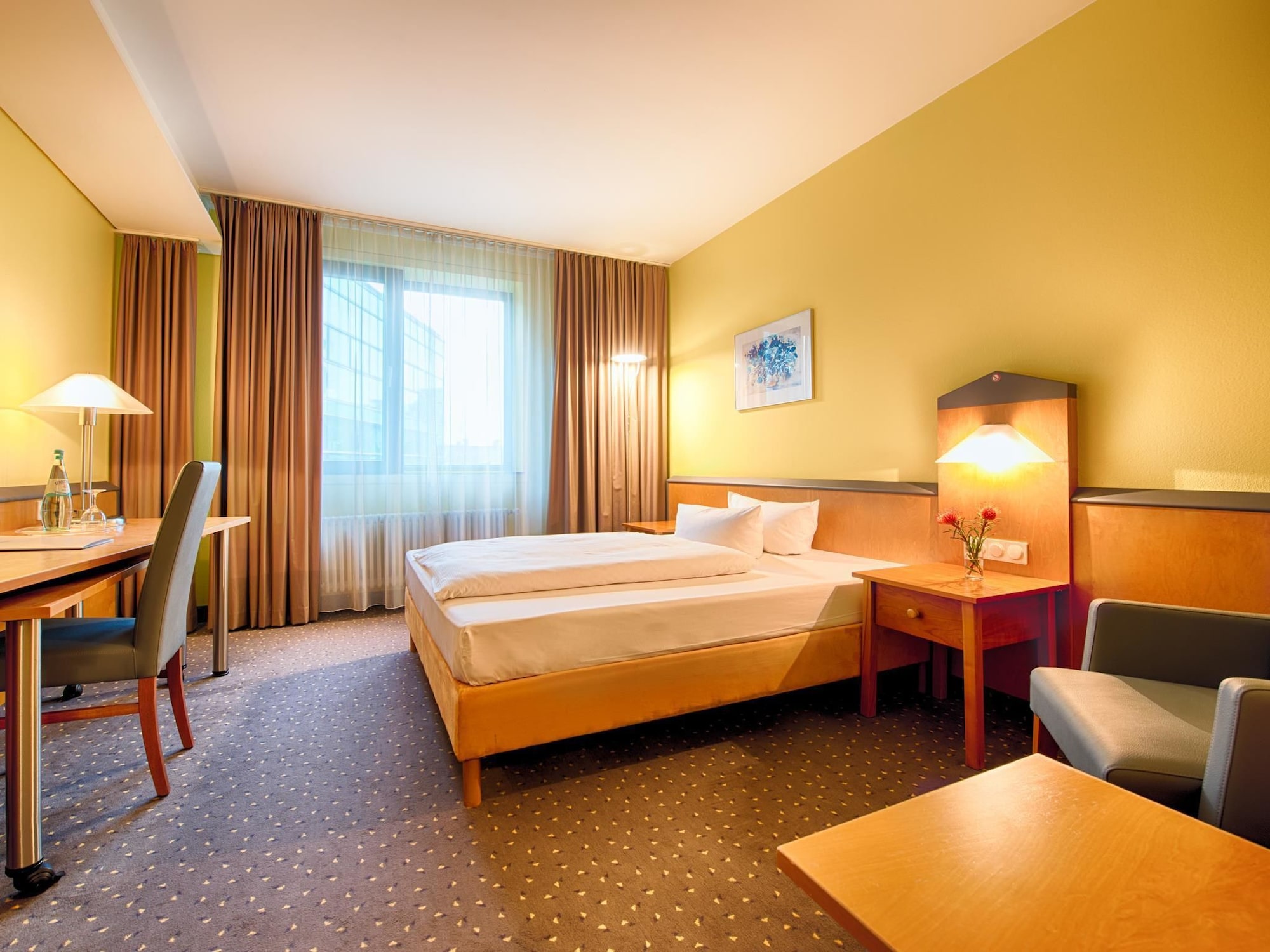Plaza Hotel & Living Frankfurt