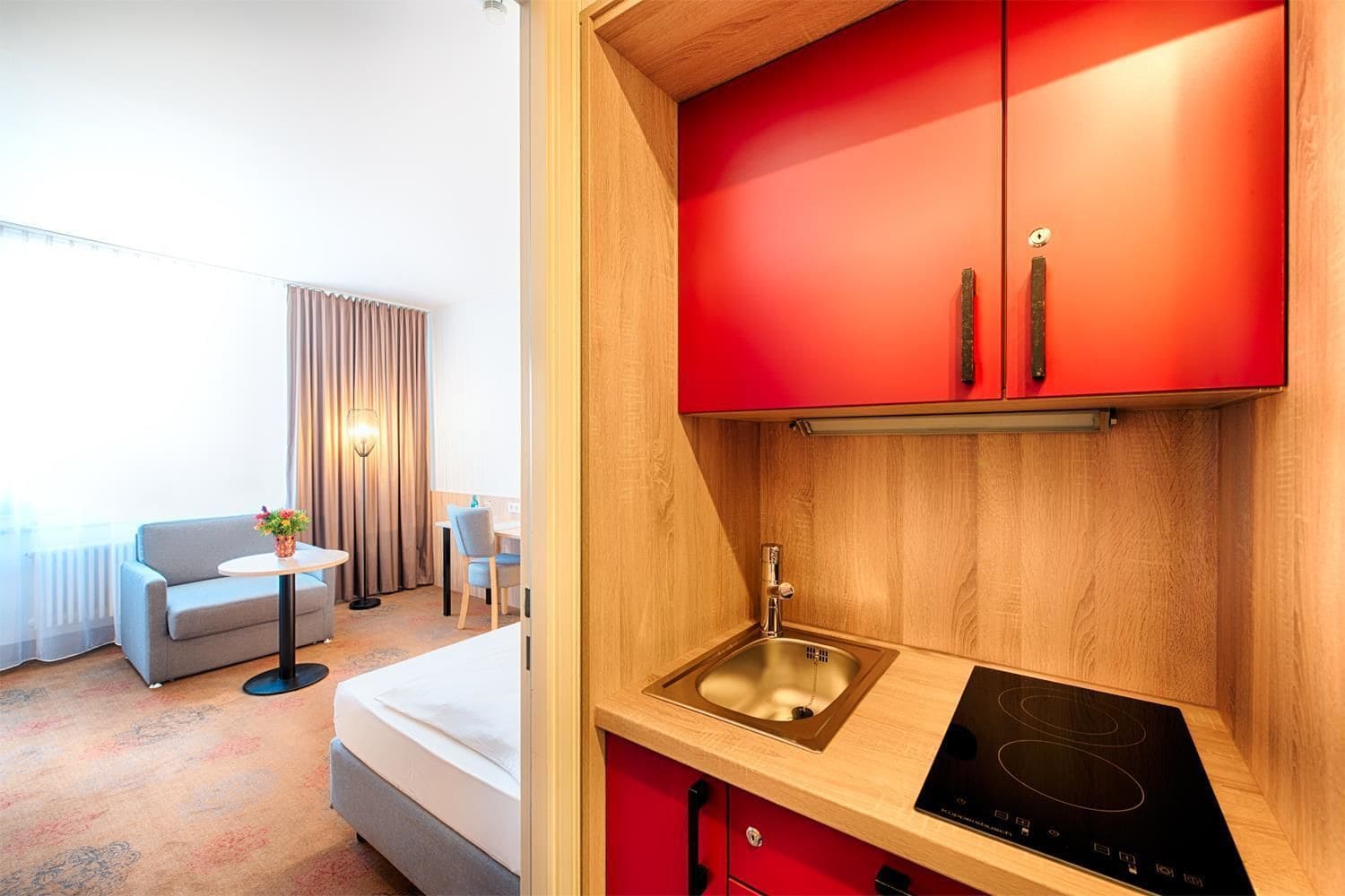 Plaza Hotel & Living Frankfurt