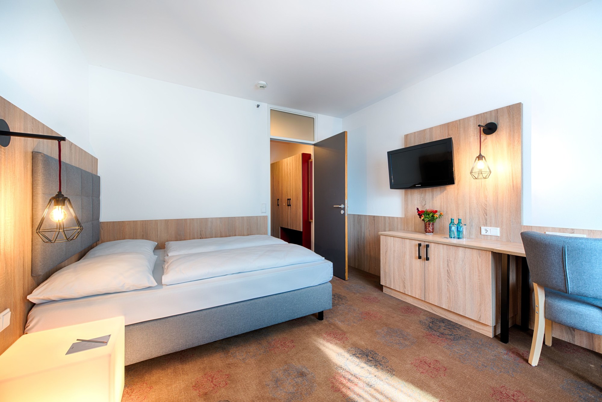 Plaza Hotel & Living Frankfurt