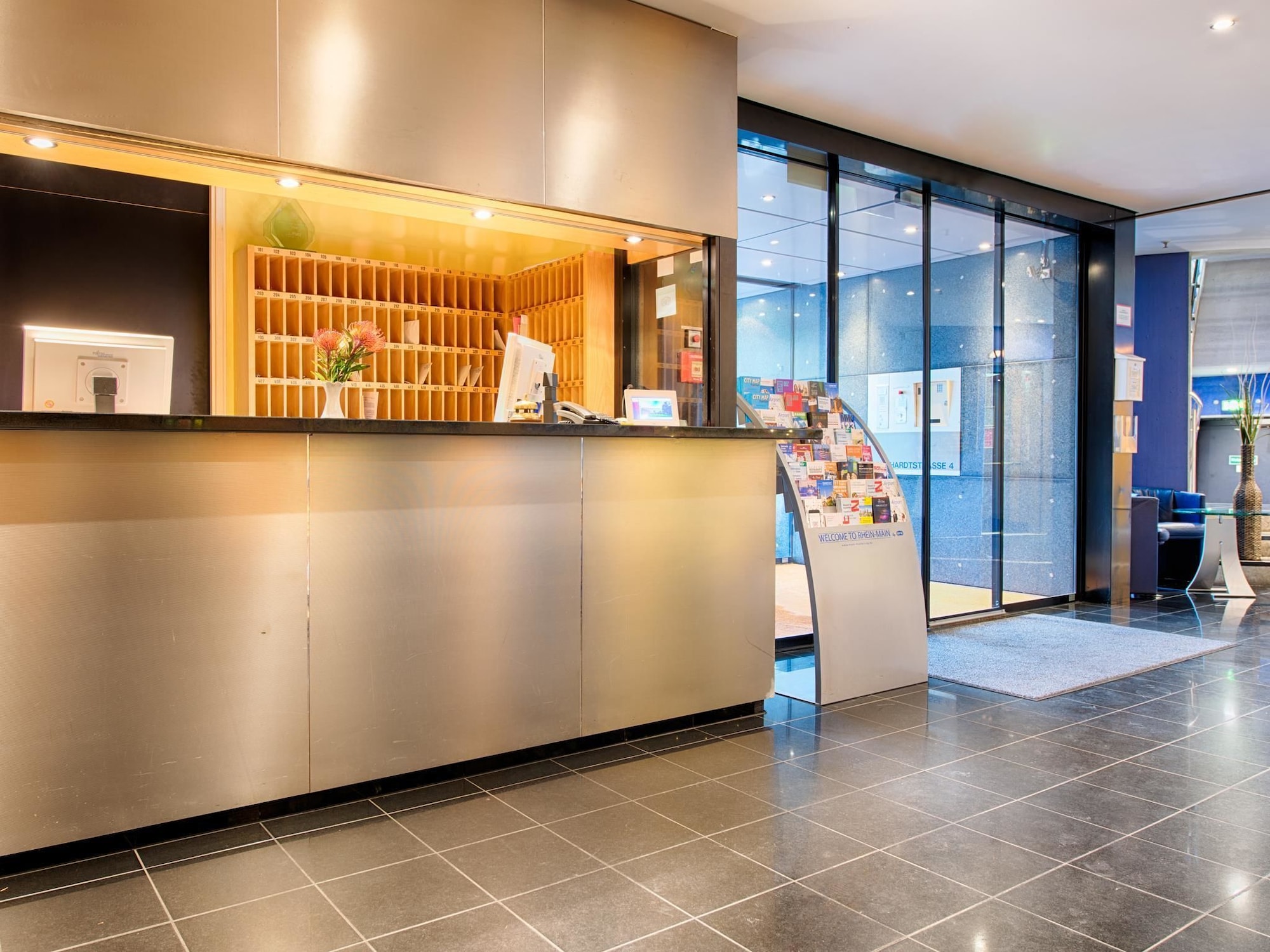 Plaza Hotel & Living Frankfurt