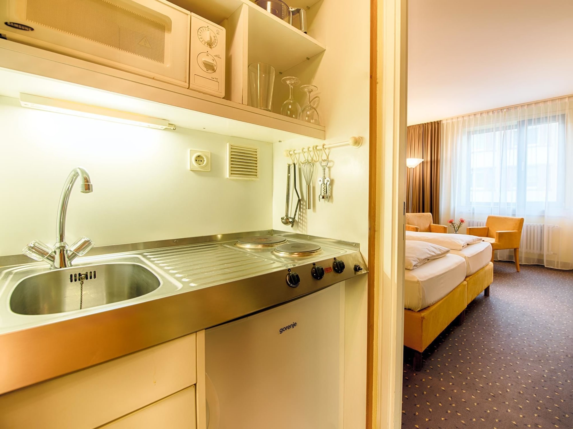 Plaza Hotel & Living Frankfurt
