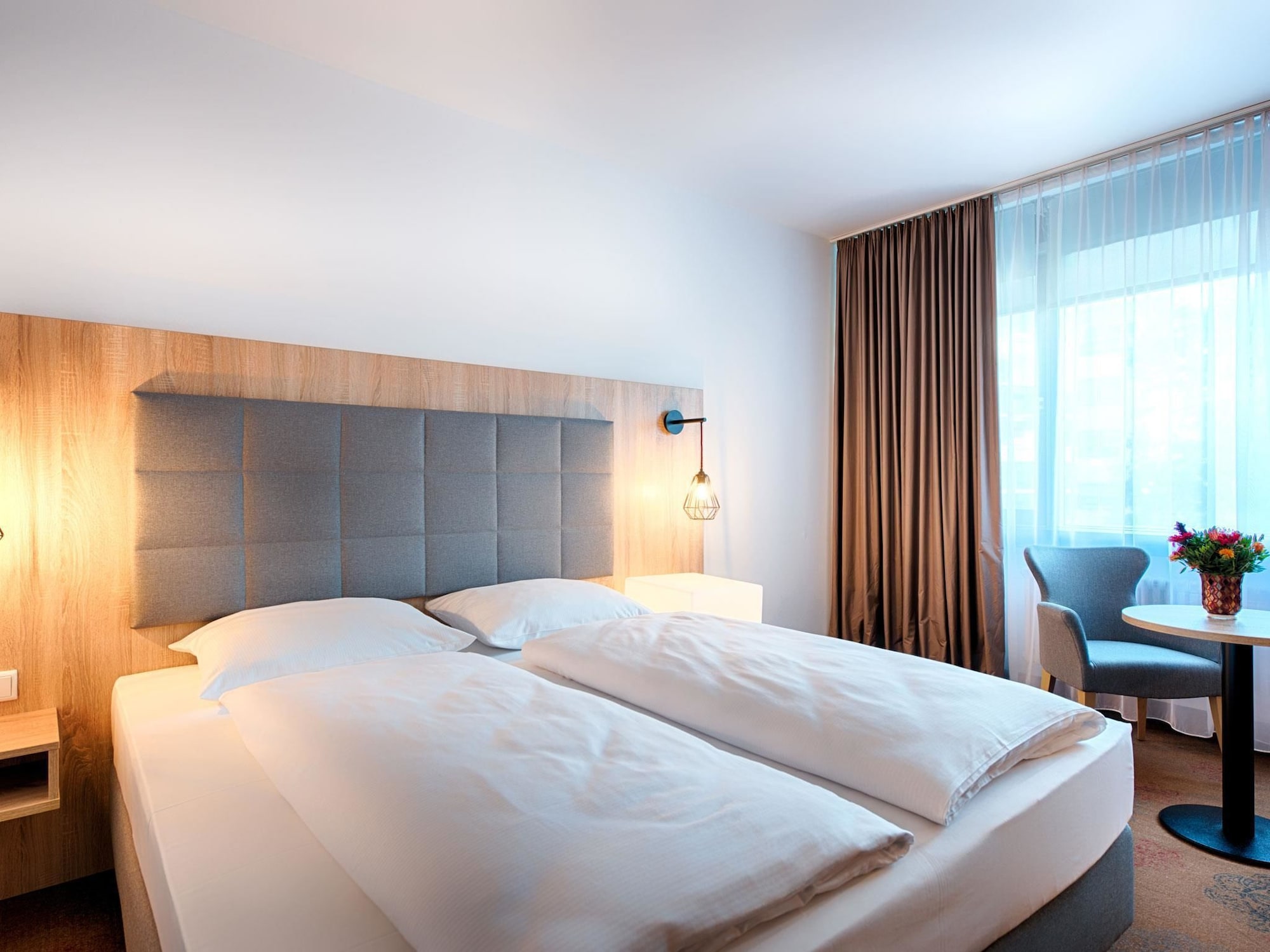 Plaza Hotel & Living Frankfurt
