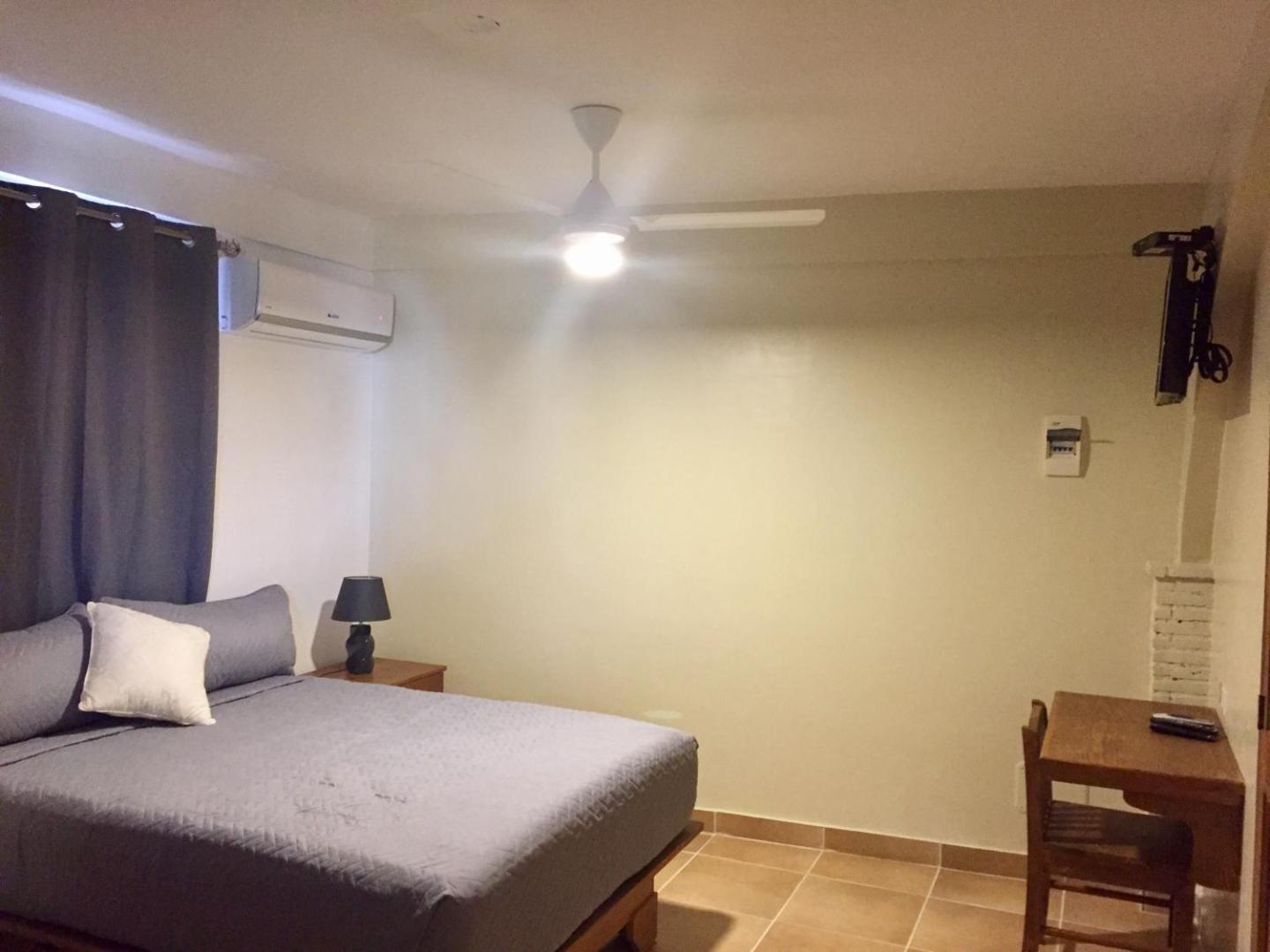 Aparta Hotel Yamili