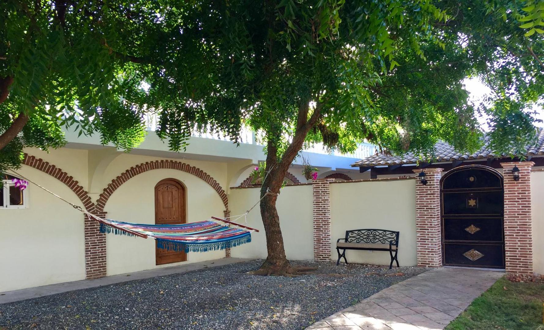 Aparta Hotel Yamili