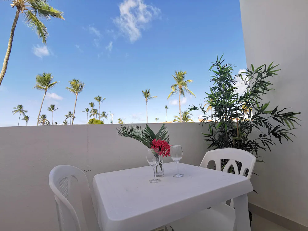 Coral Suites Beach Club & Spa