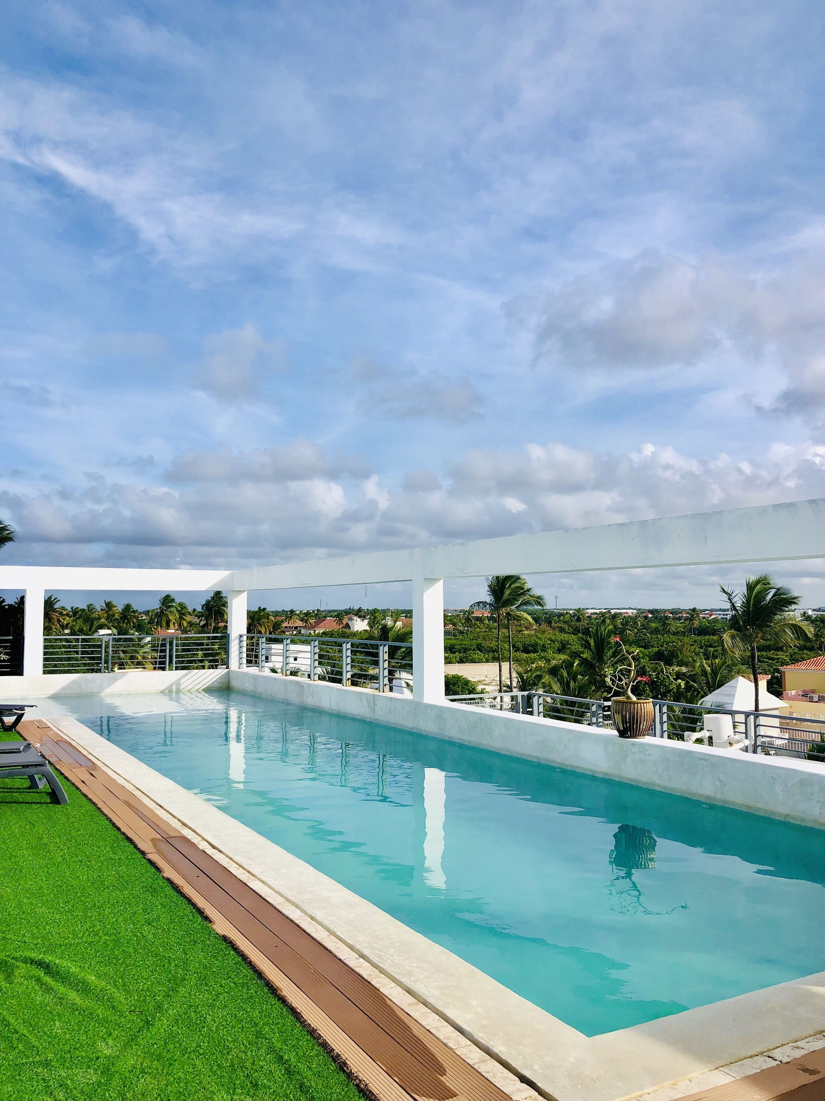 Ducassi Rooftop Pool Deluxe Suites