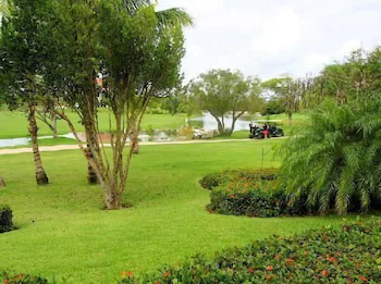 The Golf Suites