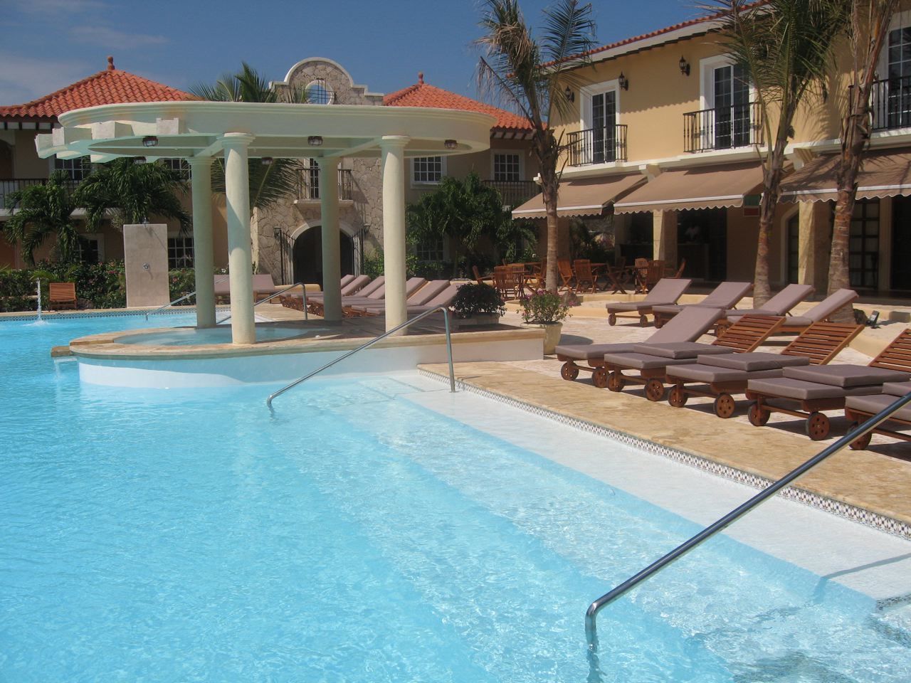 The Golf Suites