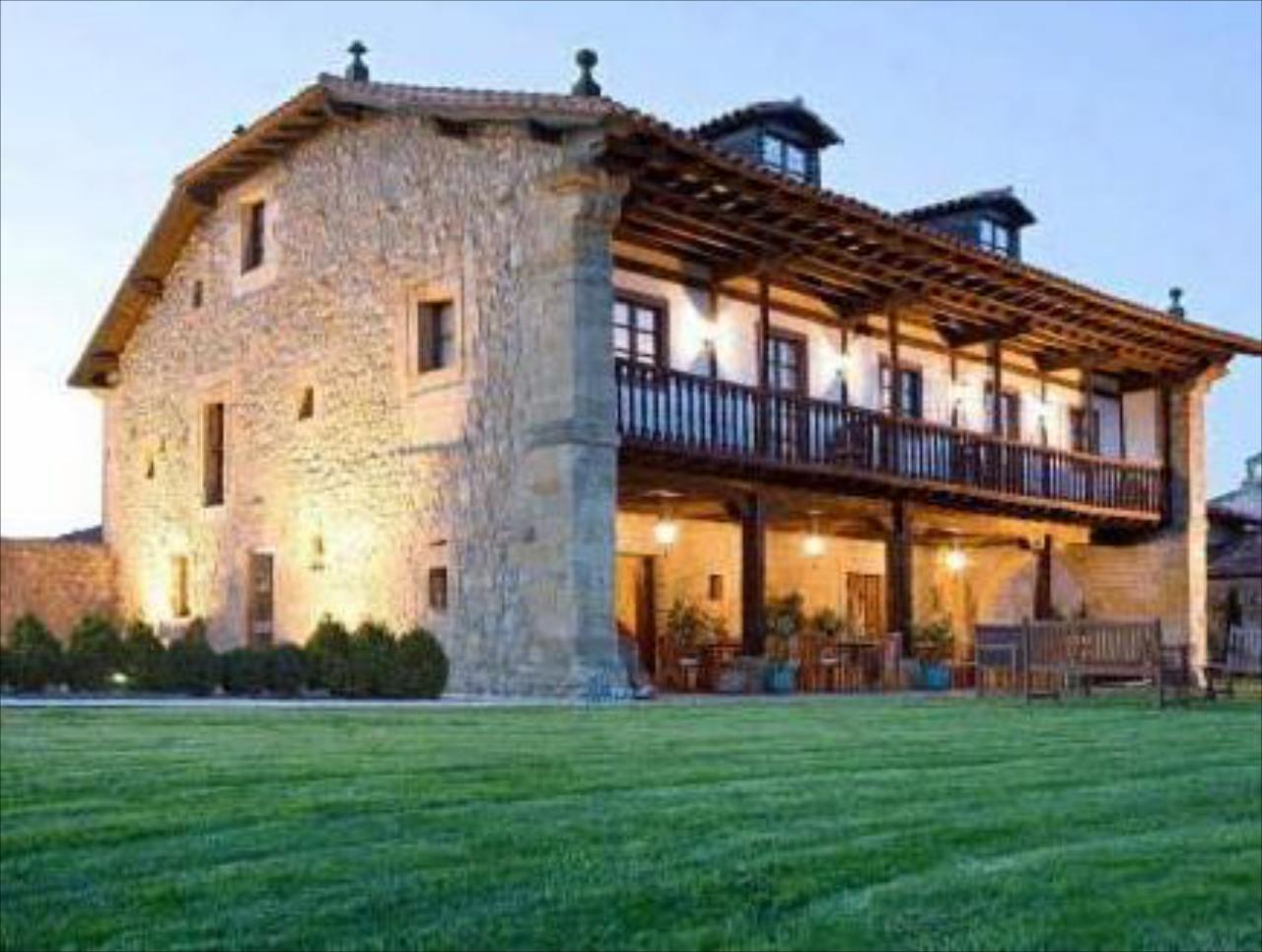 Palación De Toñanes