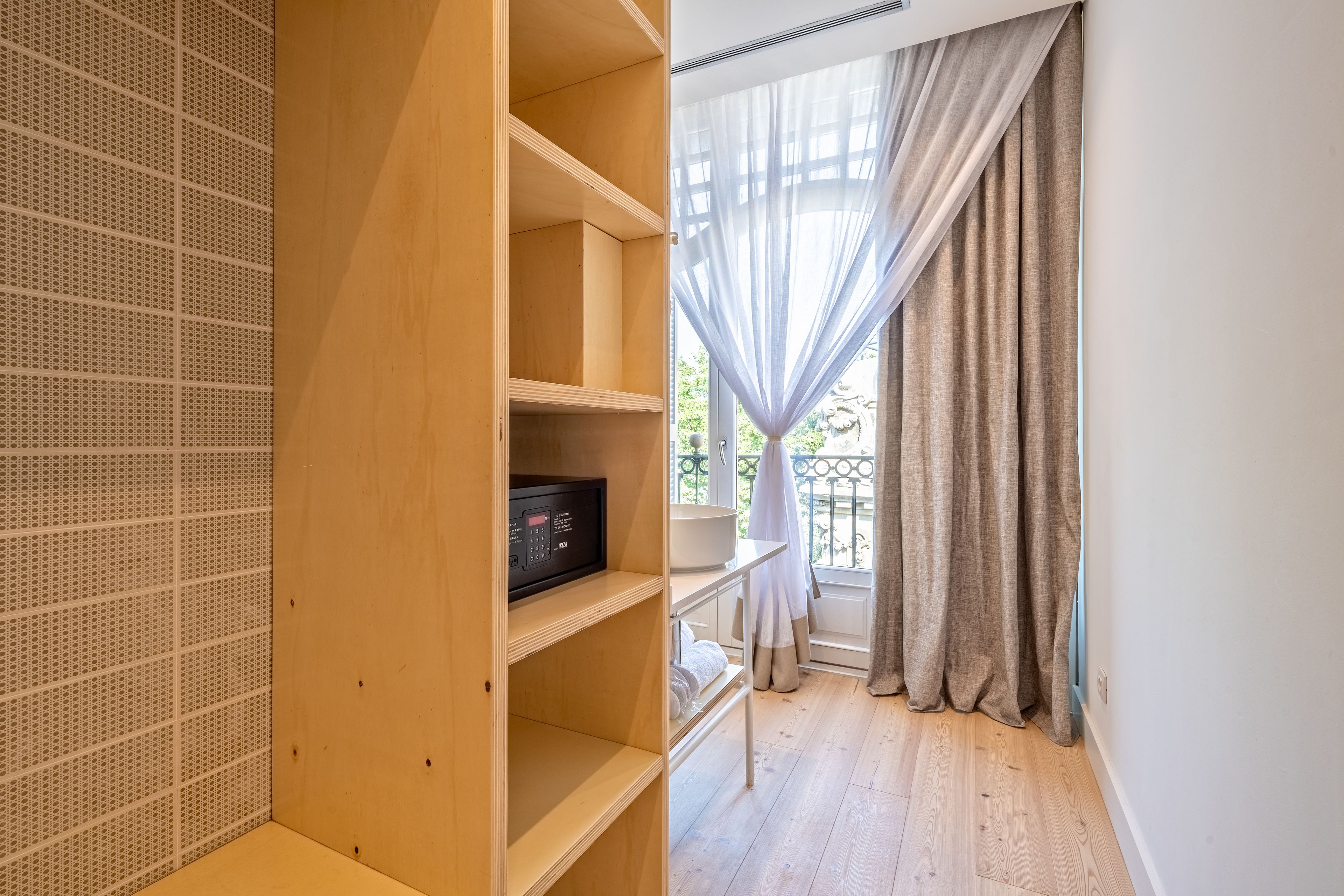 Gòtic by The 5ve Soul