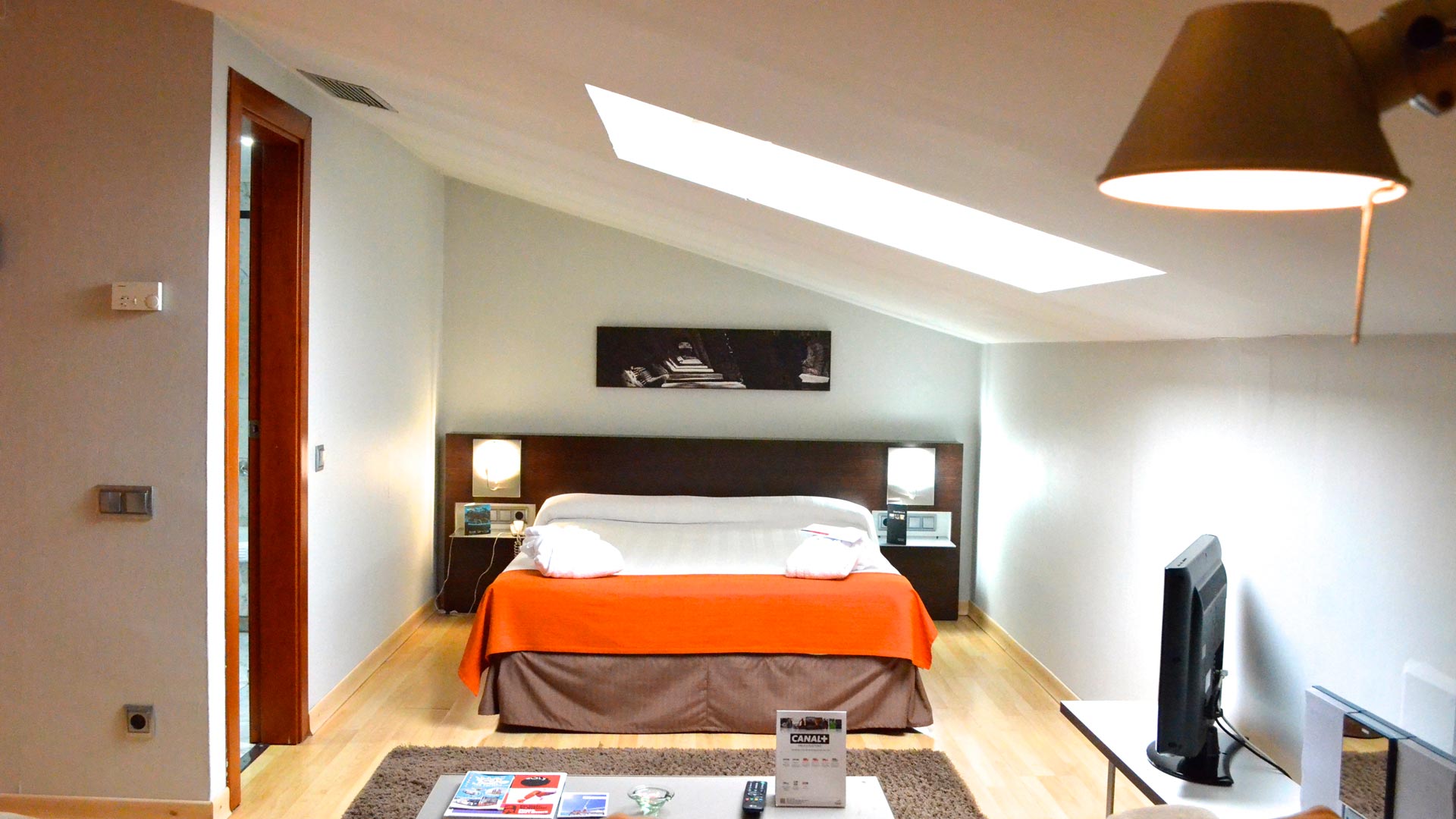 Atenea Rekord Suites