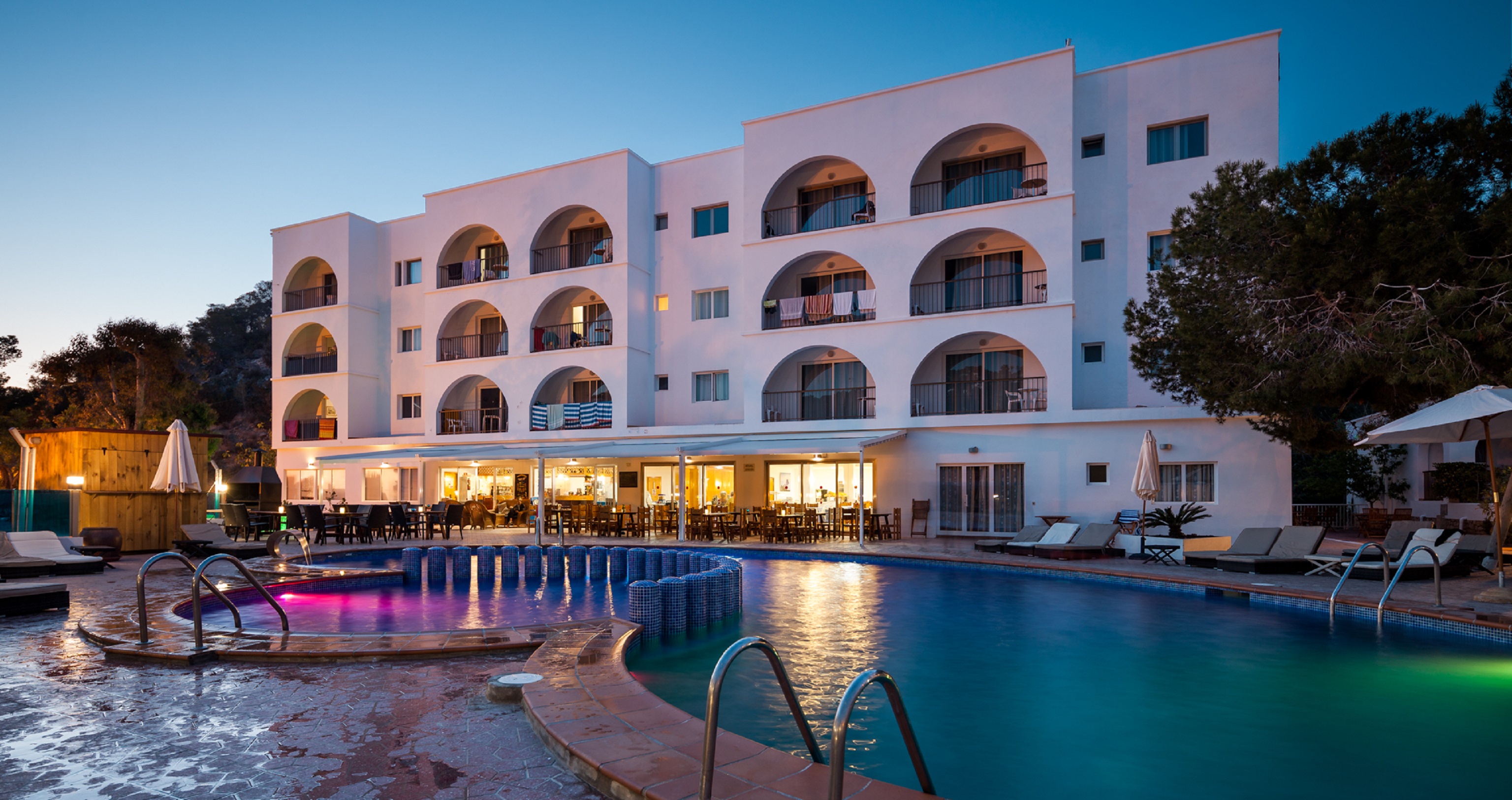 Aparthotel Puerto Cala Vadella