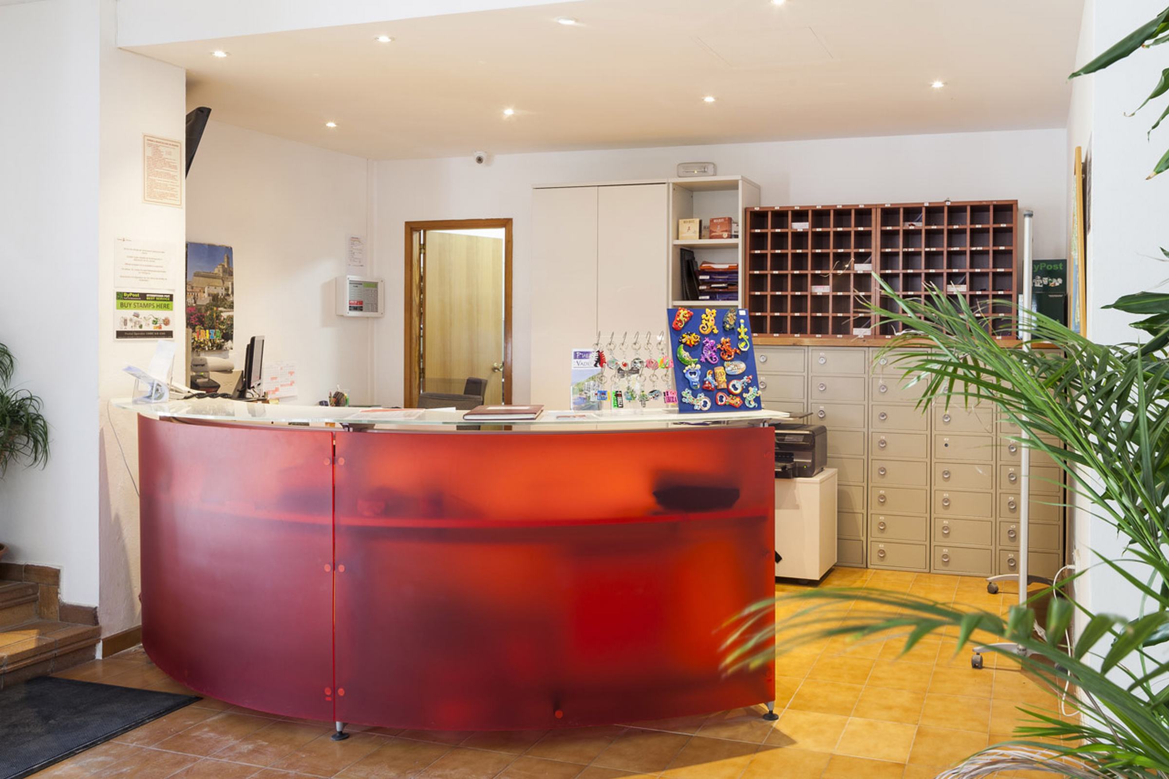 Aparthotel Puerto Cala Vadella