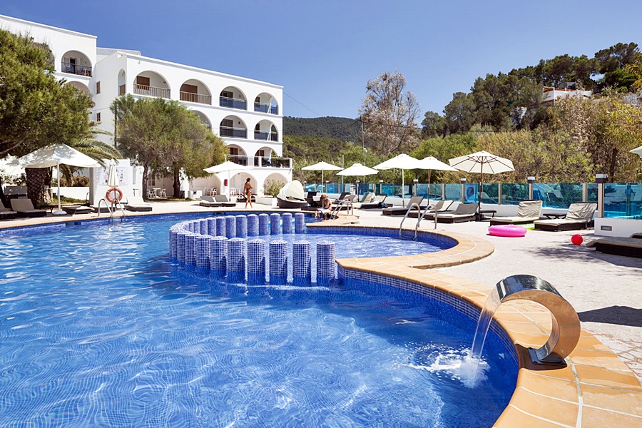 Aparthotel Puerto Cala Vadella